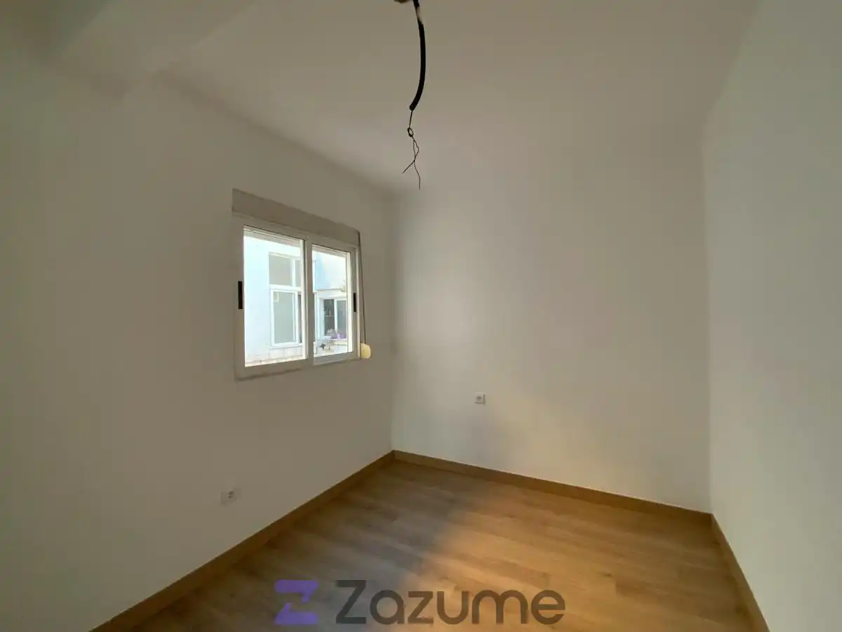 Flat with terrace to rent in Carrer Constitució, imagen 2