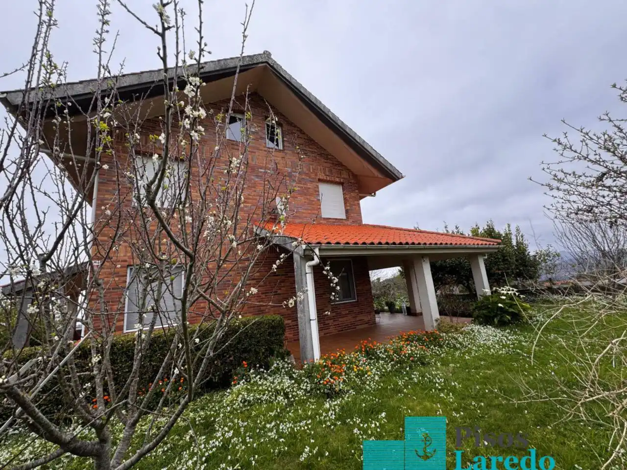 Außenansicht von Haus oder Chalet zum Verkauf in Limpias mit Heizung, Privatgarten und Parkett