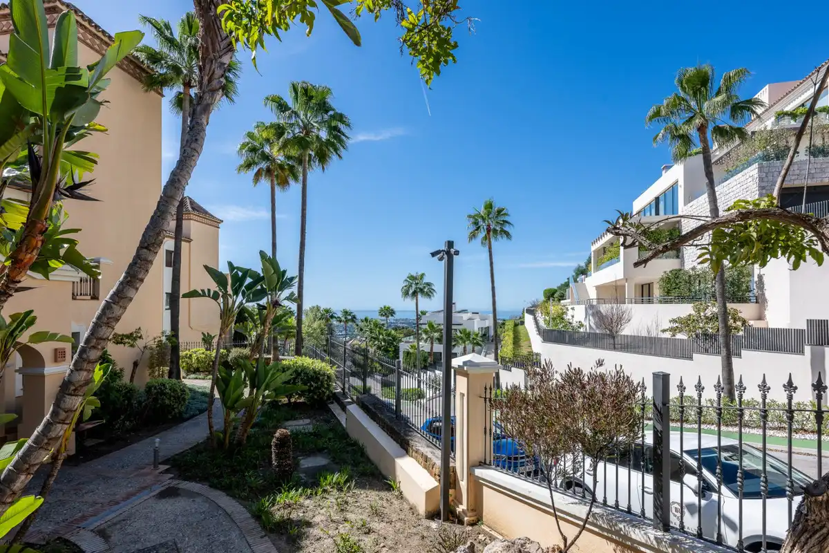 Piso con terraza en venta en Urbanizacion el Herrojo 2, imagen 47