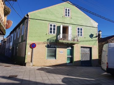 House with garden for sale in Boiro