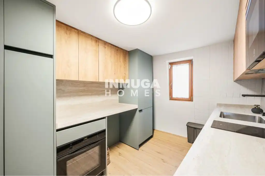 Cuina de Dúplex en venda en Madrid amb Aire condicionat i Calefacció