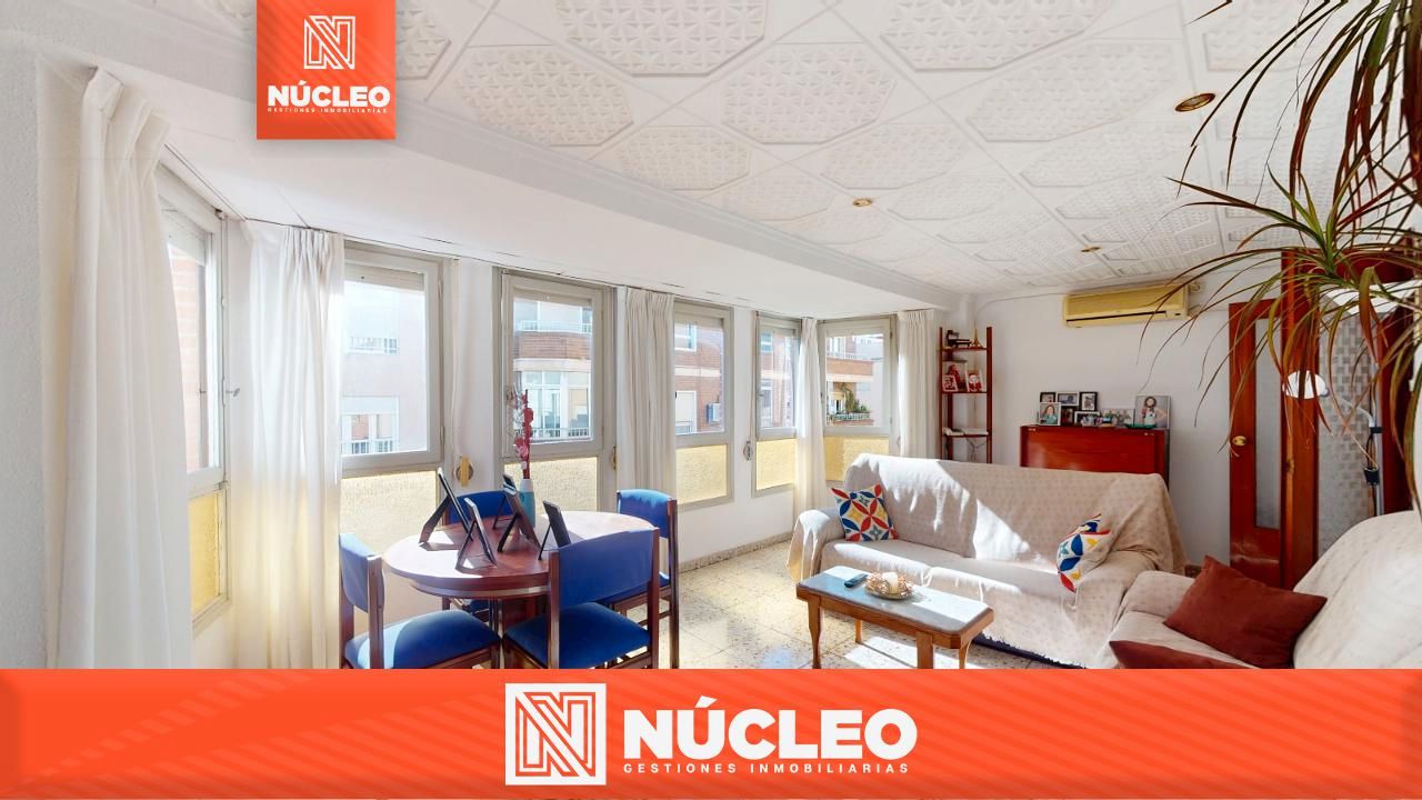 Vista exterior de Pis en venda en Elche / Elx amb Aire condicionat, Moblat i Forn