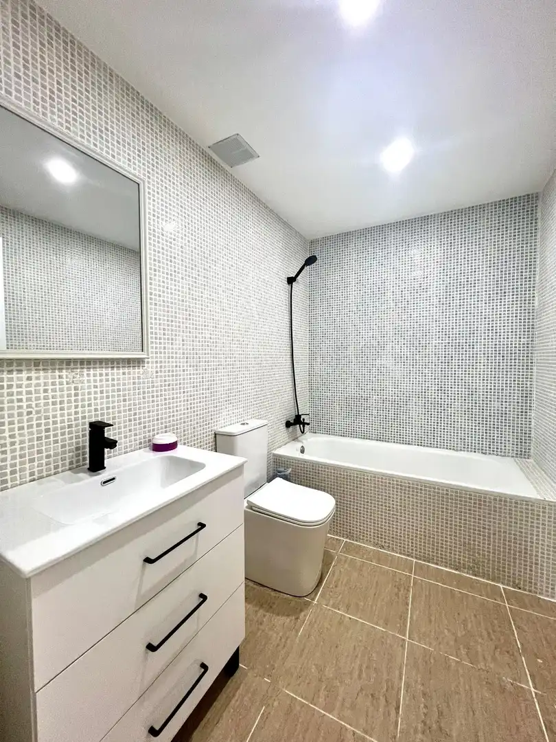 Baño de Piso en venta en Deltebre con Alarma