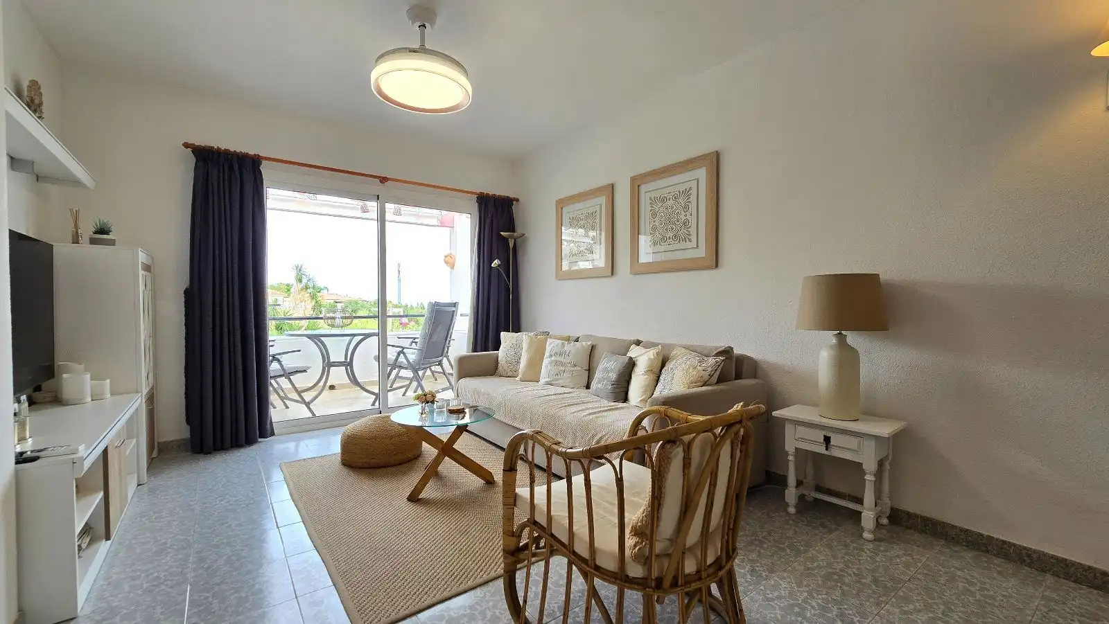 Sala de estar de Piso en venta en Benalmádena con Aire acondicionado, Calefacción y Terraza