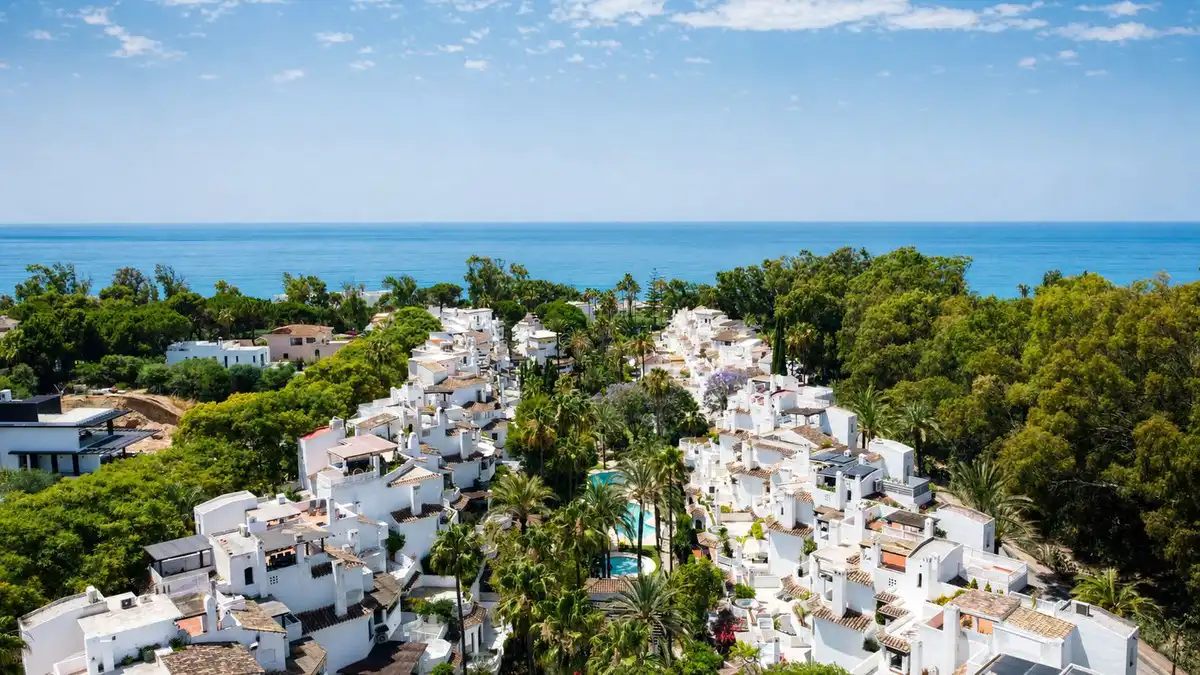Planta baja en venta en Elviria