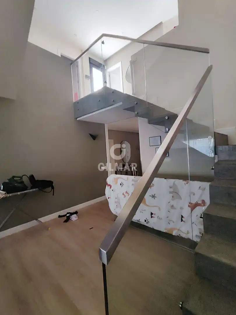 Casa o chalet en venta en Parla con Calefacción, Jardín privado y Piscina