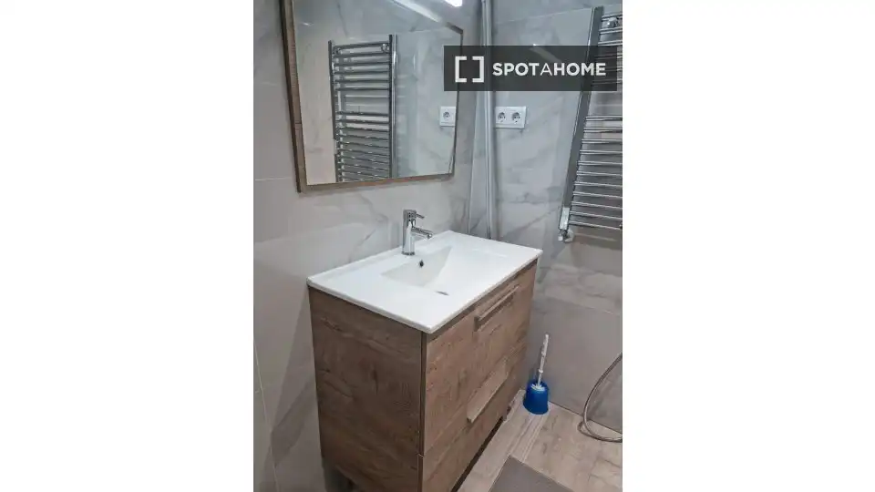 Room in Palomeras Sureste