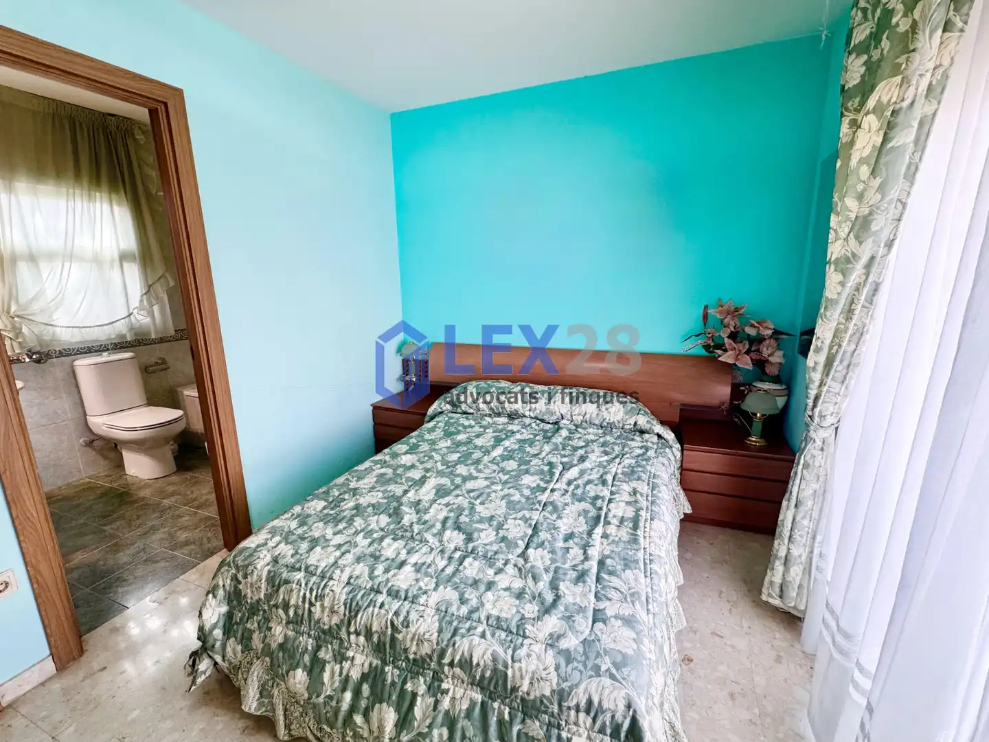 Habitación de Casa adosada en venta en Badalona con Aire acondicionado, Calefacción y Jardín privado