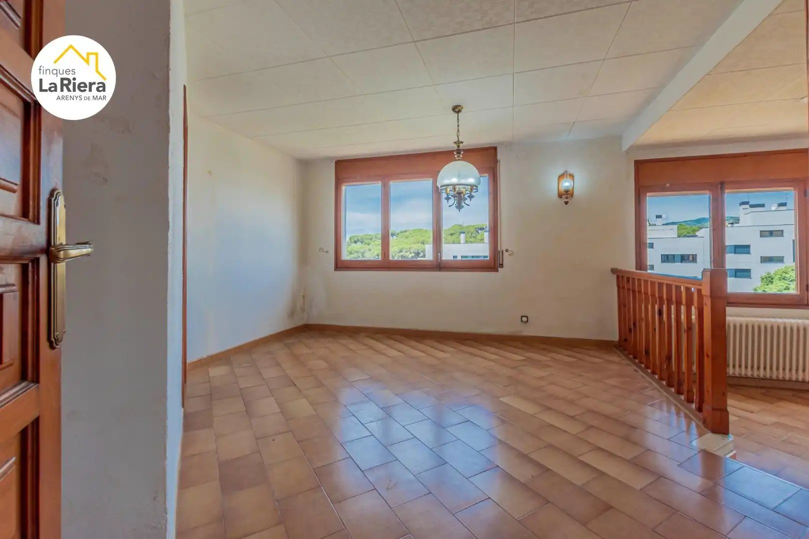 Sala d'estar de Casa o xalet en venda en Arenys de Mar amb Calefacció, Jardí privat i Terrassa