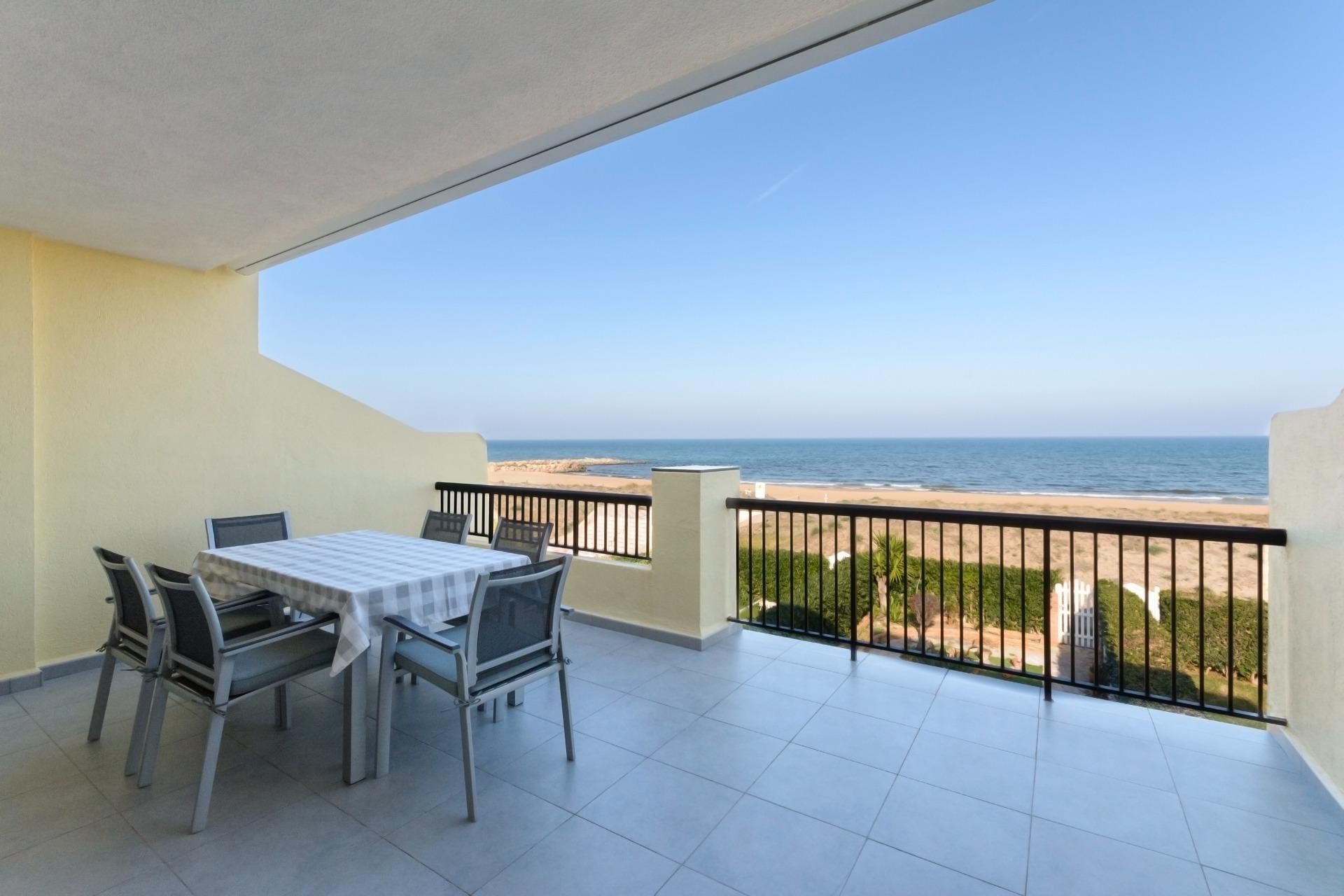 Terrasse von Wohnungen zum Verkauf in Xeraco mit Klimaanlage, Privatgarten und Terrasse