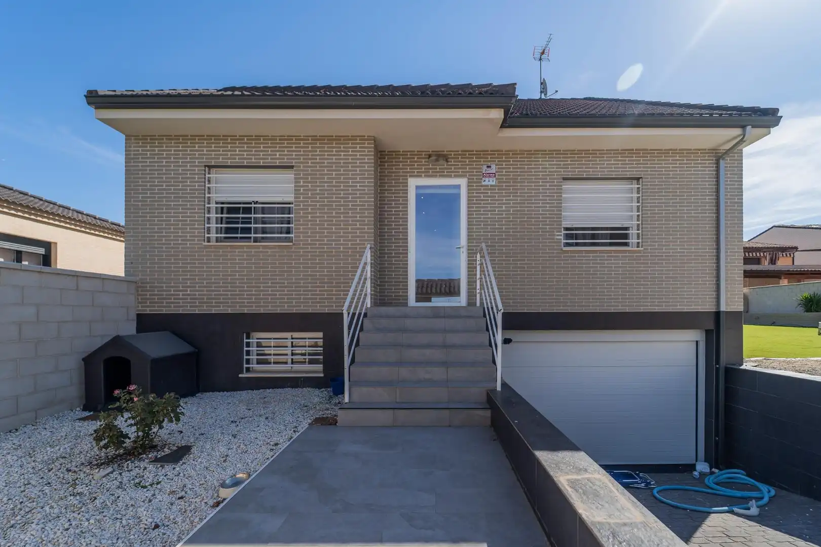 Vista exterior de Casa o chalet en venta en Olías del Rey con Aire acondicionado, Calefacción y Jardín privado