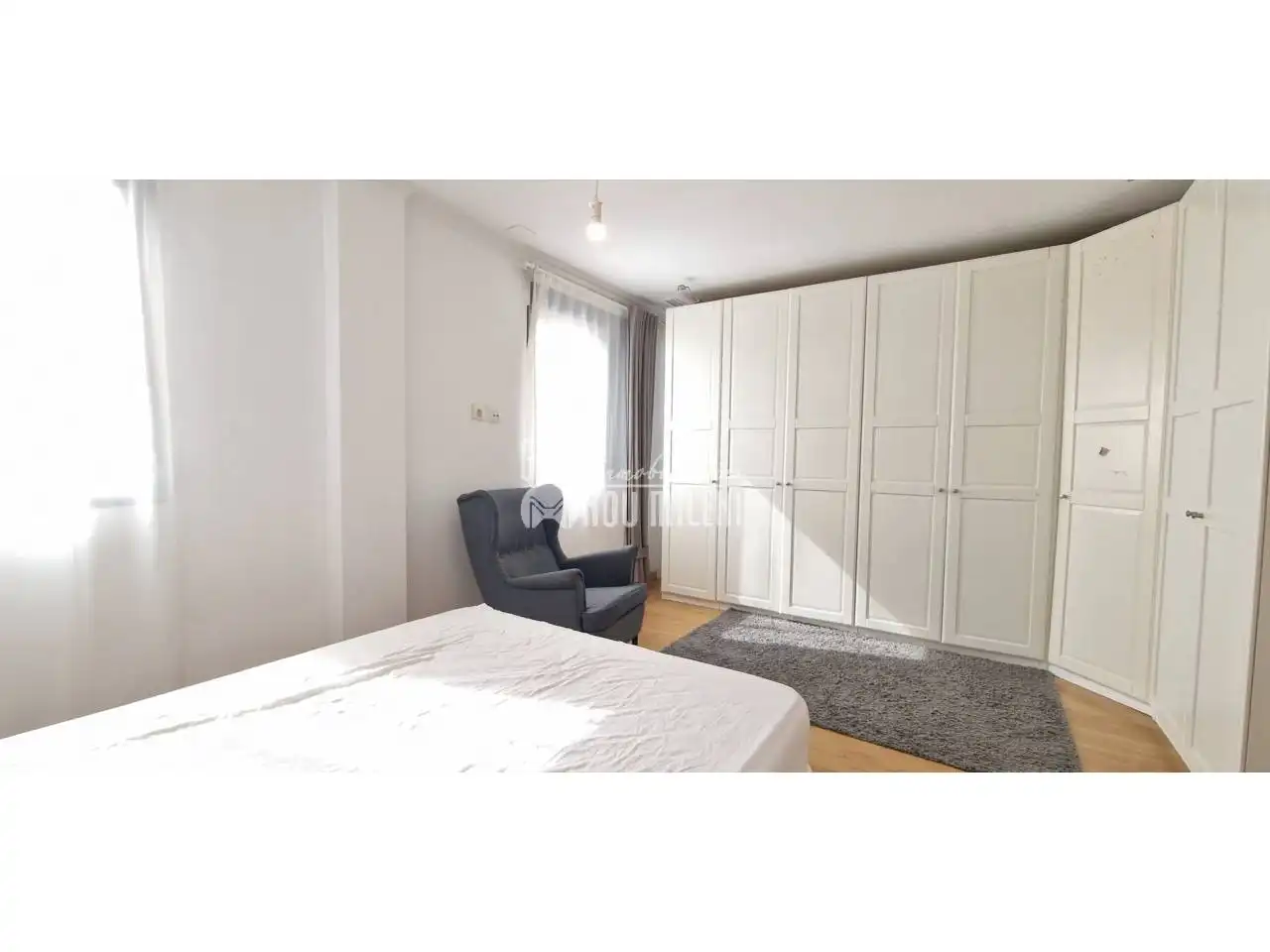 Bedroom of Flat for sale in Silla  with Air Conditioner, Heating and Parquet flooring