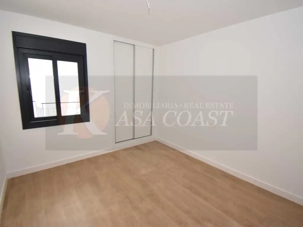 Habitación de Piso en venta en Fuengirola con Aire acondicionado y Terraza