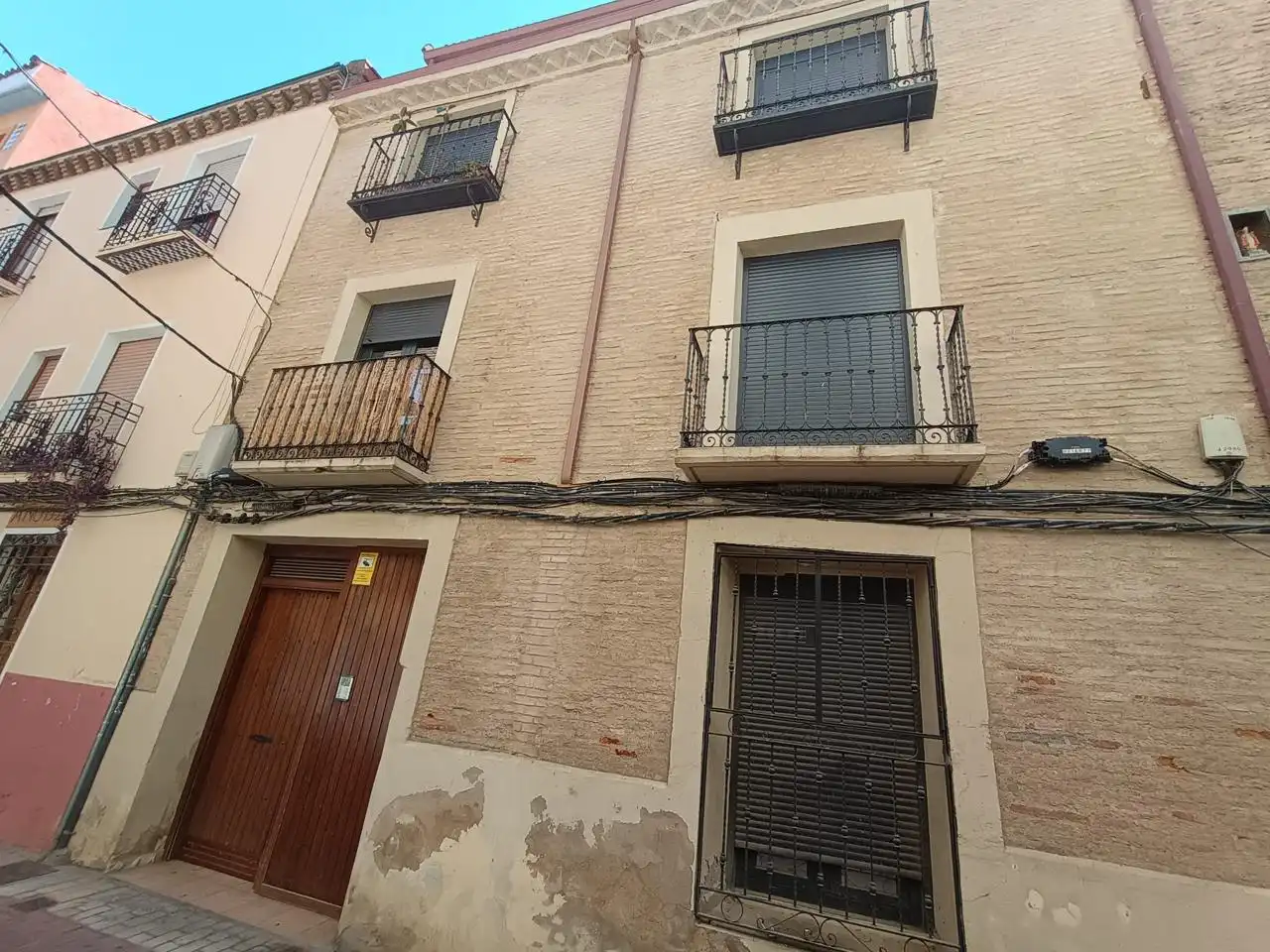 Vista exterior de Pis en venda en Zaragoza amb Calefacció i Balcó