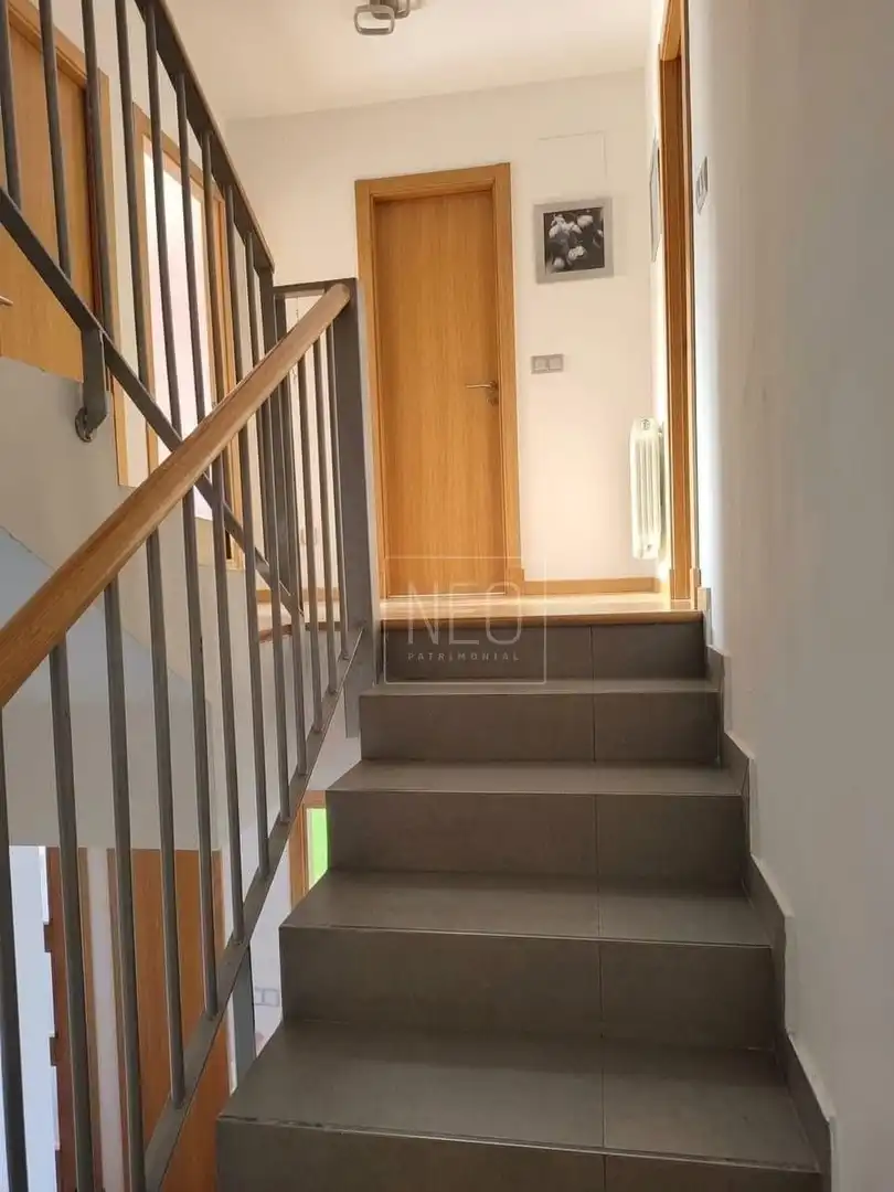 Casa adosada en venta en Villalbilla con Aire acondicionado, Calefacción y Jardín privado