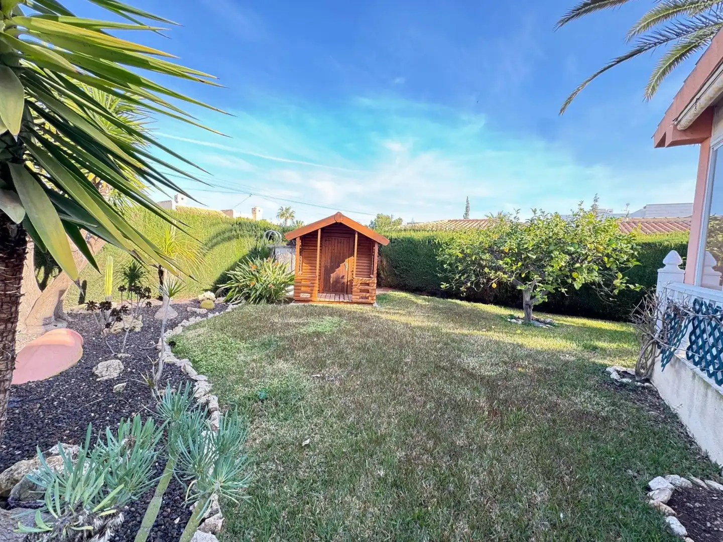 Jardí de Casa o xalet en venda en Orihuela amb Aire condicionat i Jardí privat