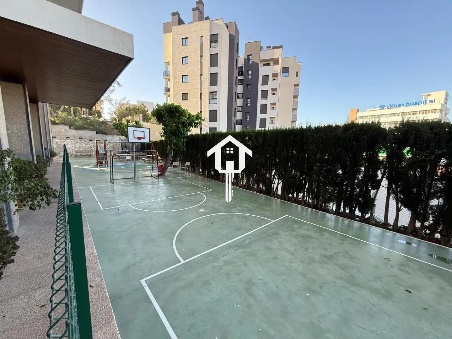 Vista exterior de Pis en venda en Alicante / Alacant amb Aire condicionat, Jardí privat i Terrassa