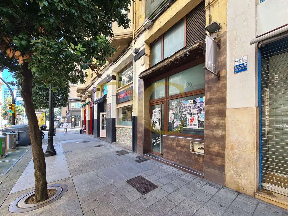 Gewerbefläche zum Verkauf in Calle Marqués de San Esteban