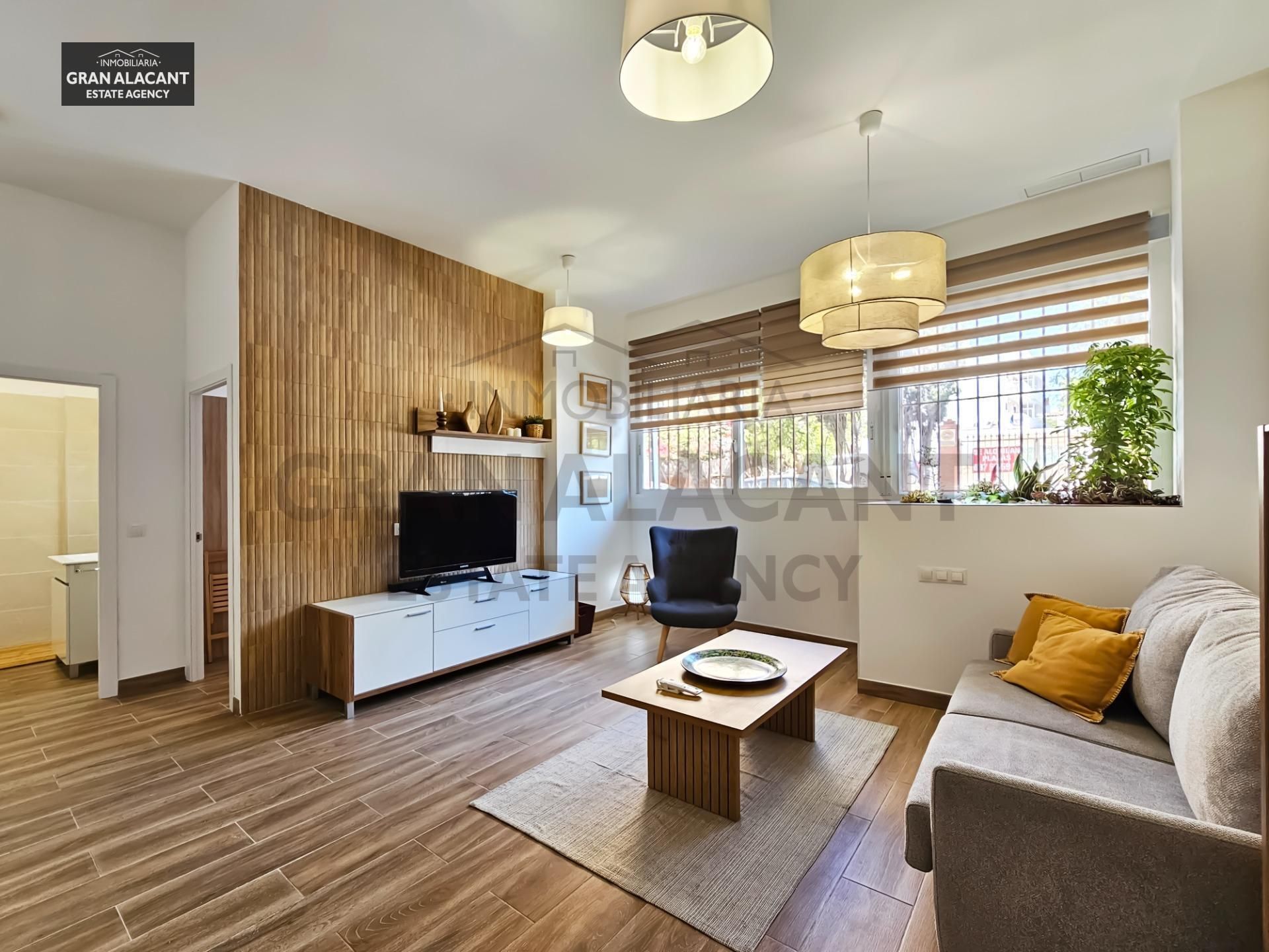 Living room of Planta baja for sale in Santa Pola  with Air Conditioner and Heating