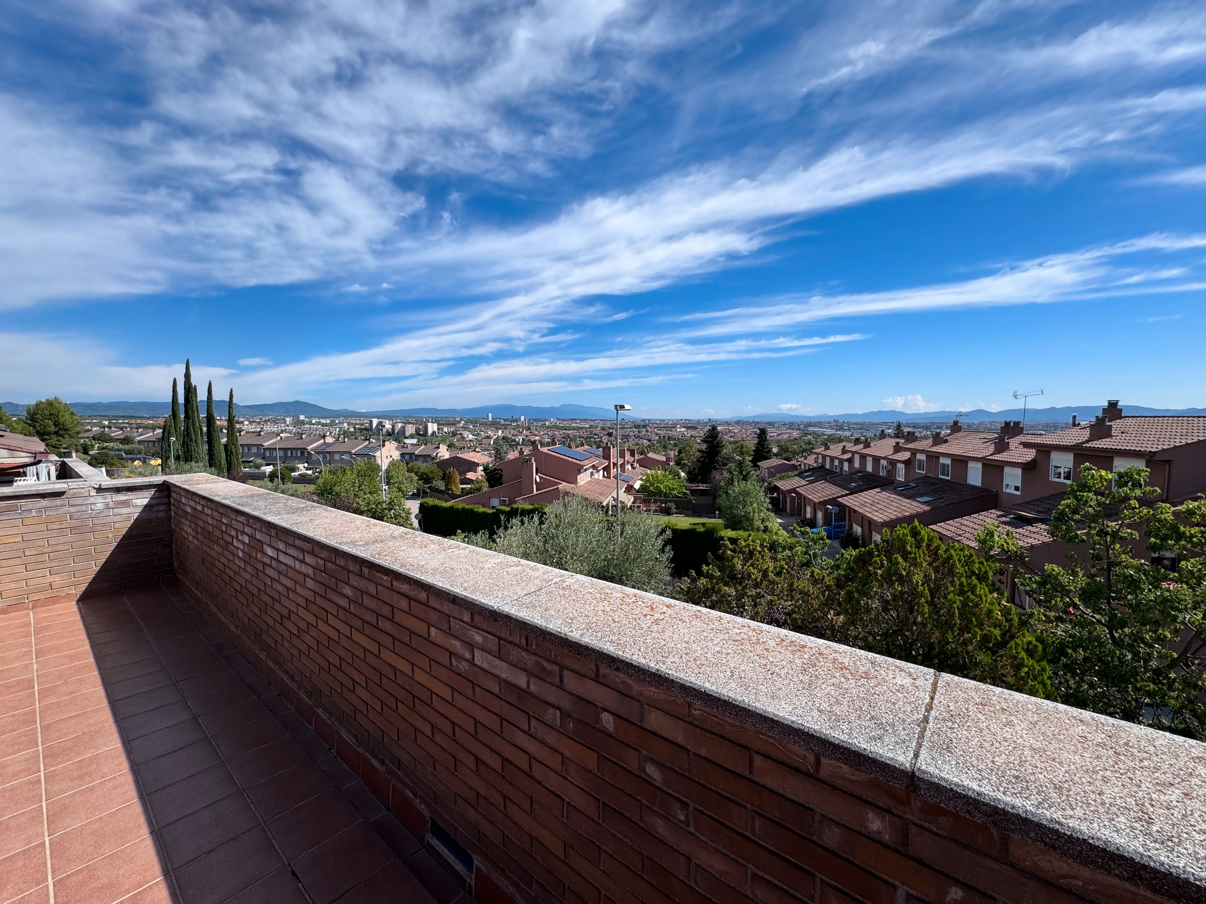 Exterior view of Single-family semi-detached to rent in Sant Quirze del Vallès