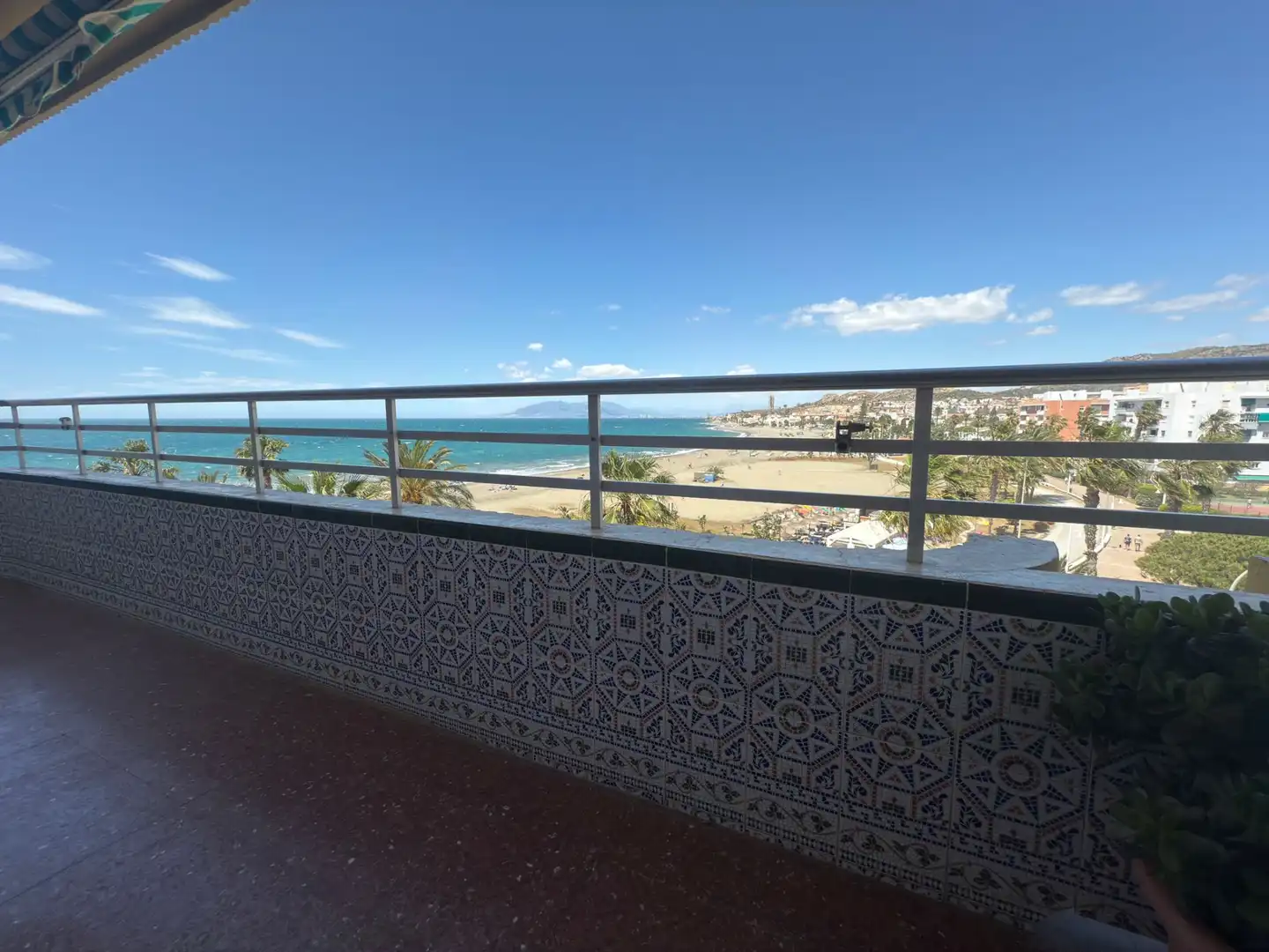 Vista exterior de Piso en venta en Rincón de la Victoria con Terraza, Trastero y Amueblado