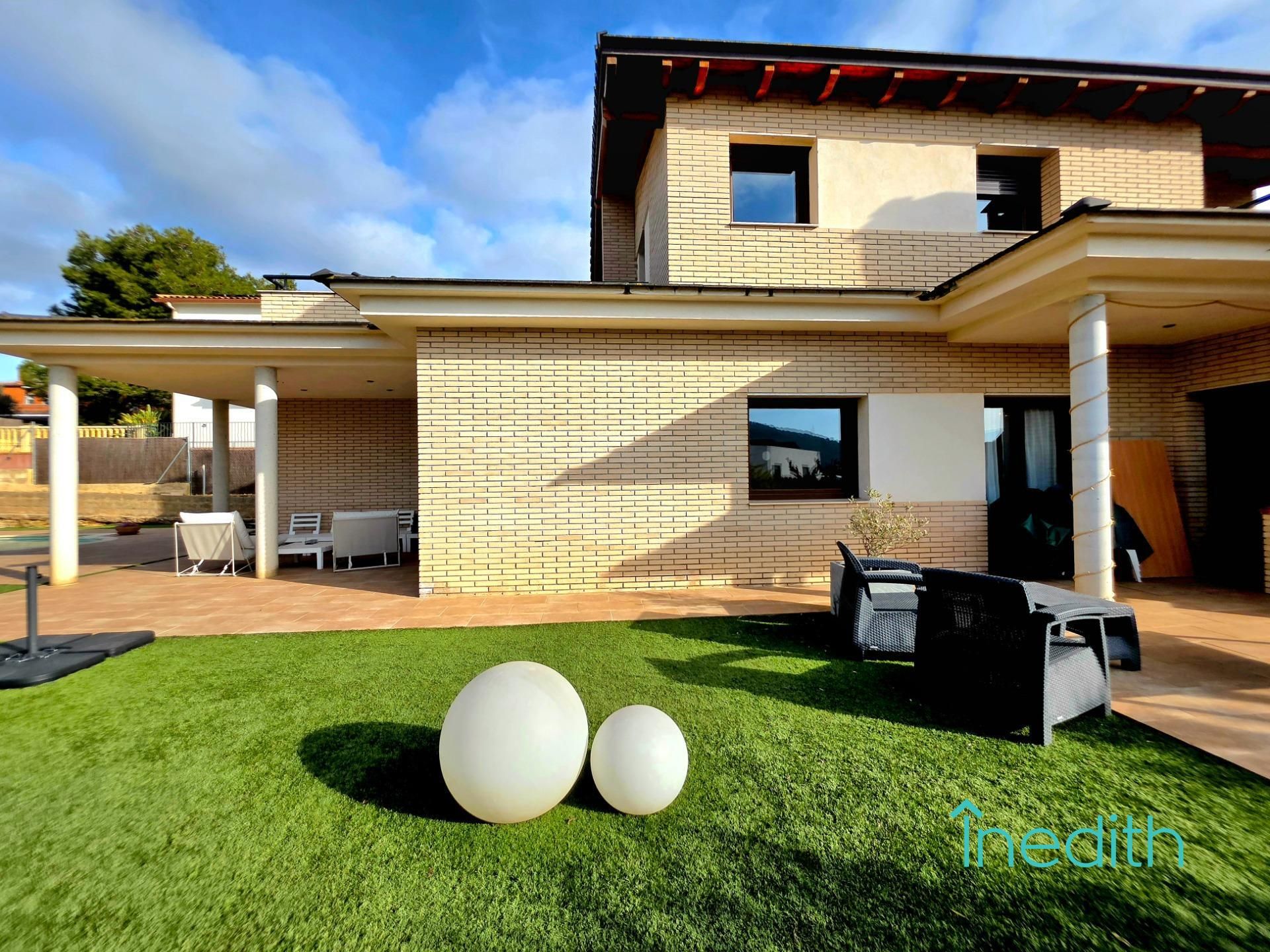 Terrassa de Casa o xalet en venda en Canyelles amb Aire condicionat, Calefacció i Jardí privat