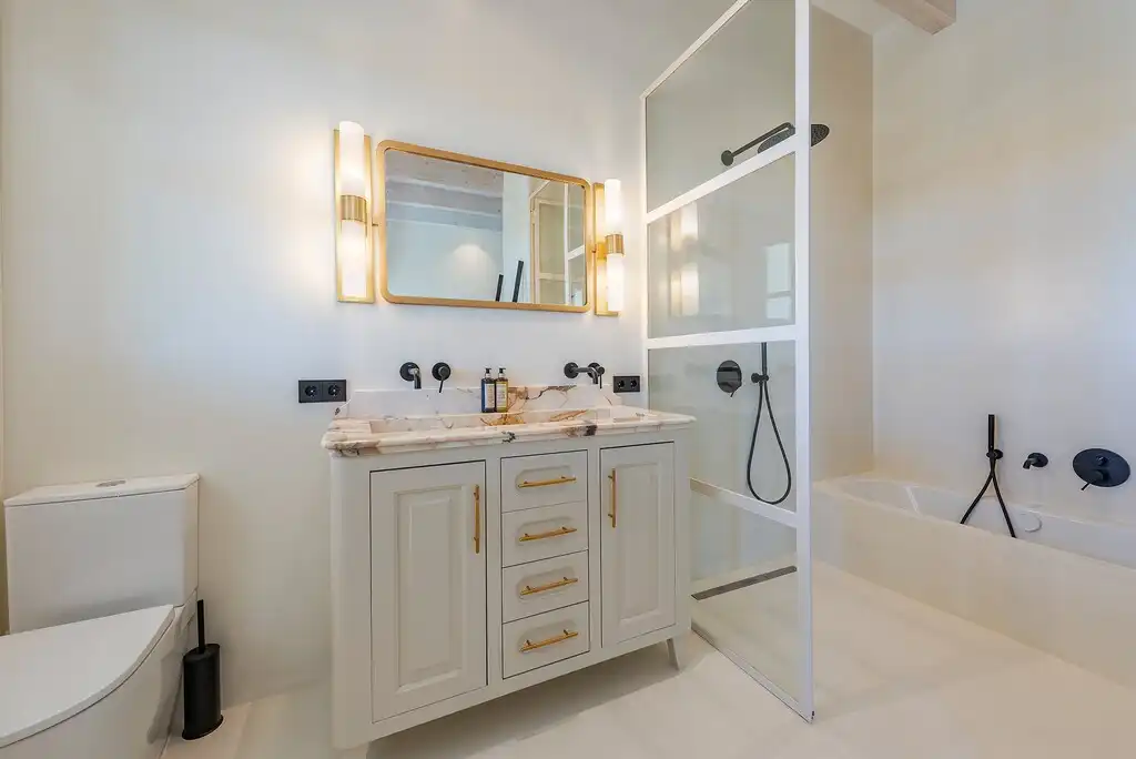 Baño de Finca rústica en venta en Santanyí con Aire acondicionado, Calefacción y Jardín privado