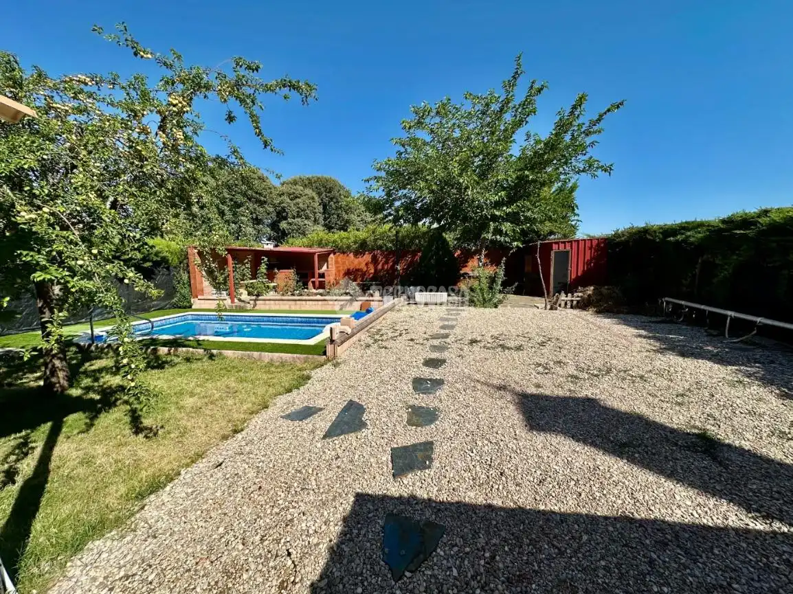 Piscina de Casa o xalet en venda en Pioz amb Aire condicionat