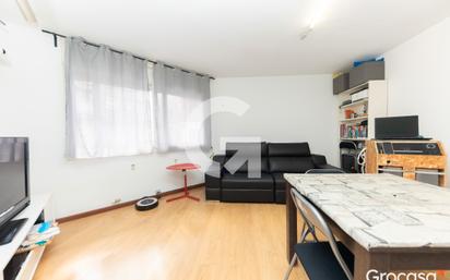 Living room of Flat for sale in Cornellà de Llobregat  with Air Conditioner and Terrace