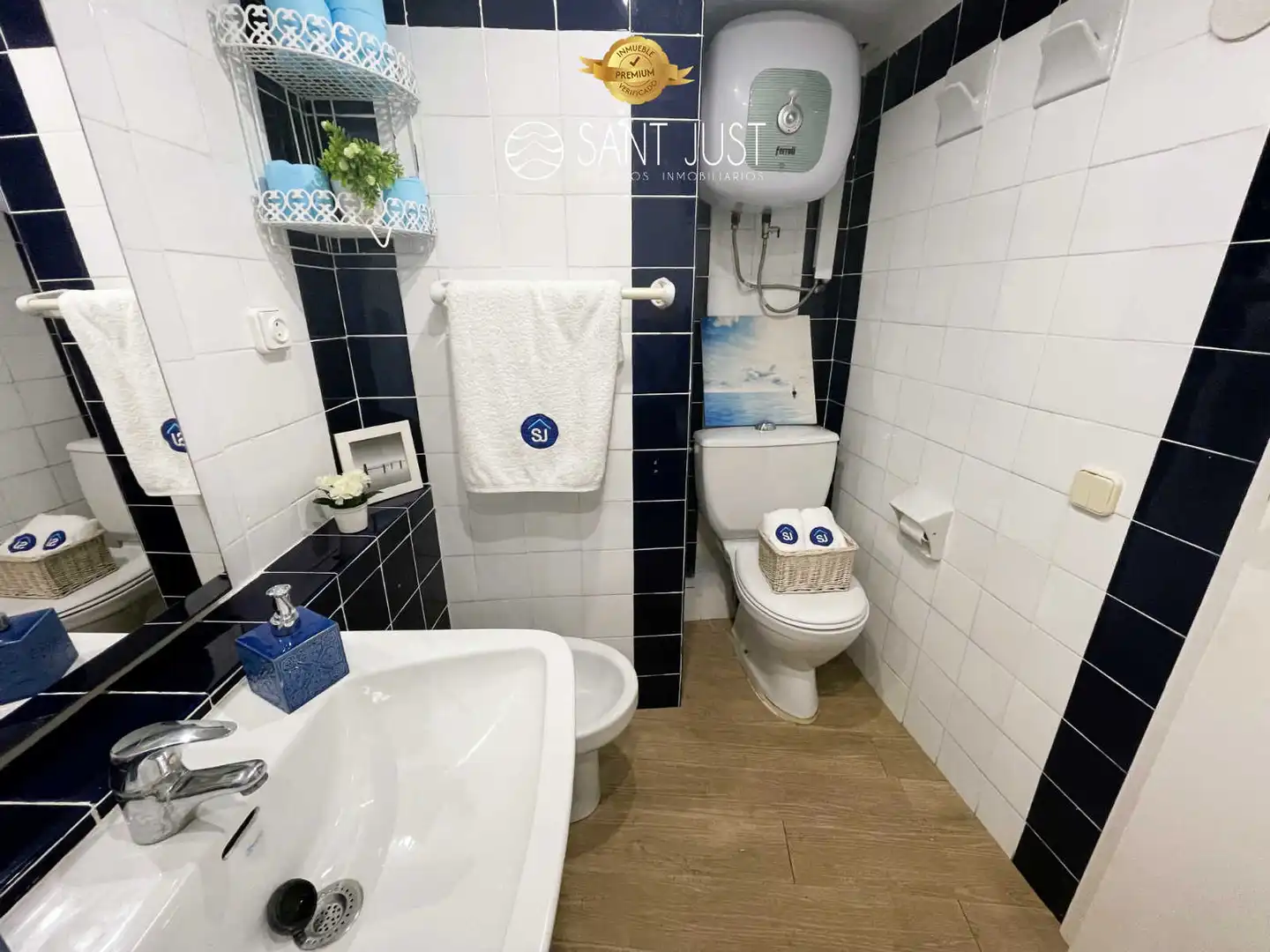 Bathroom of Study for sale in La Pineda