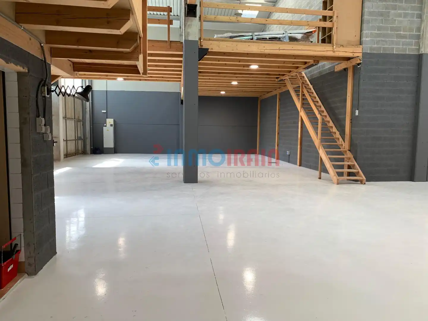 Industrial buildings for rent in Arama
