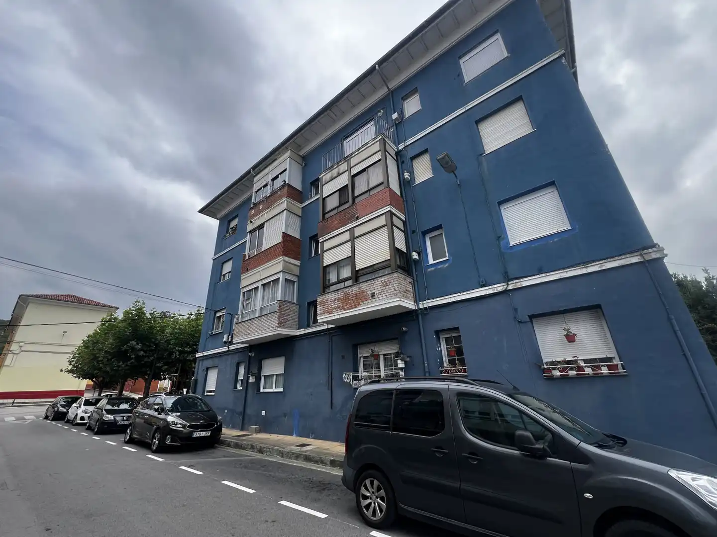 Vista exterior de Piso en venta en Torrelavega  con Calefacción, Jardín privado y Parquet
