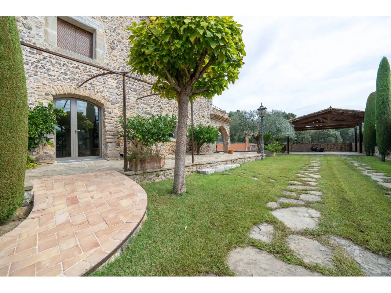 Jardí de Finca rústica de lloguer en Garrigàs, Girona