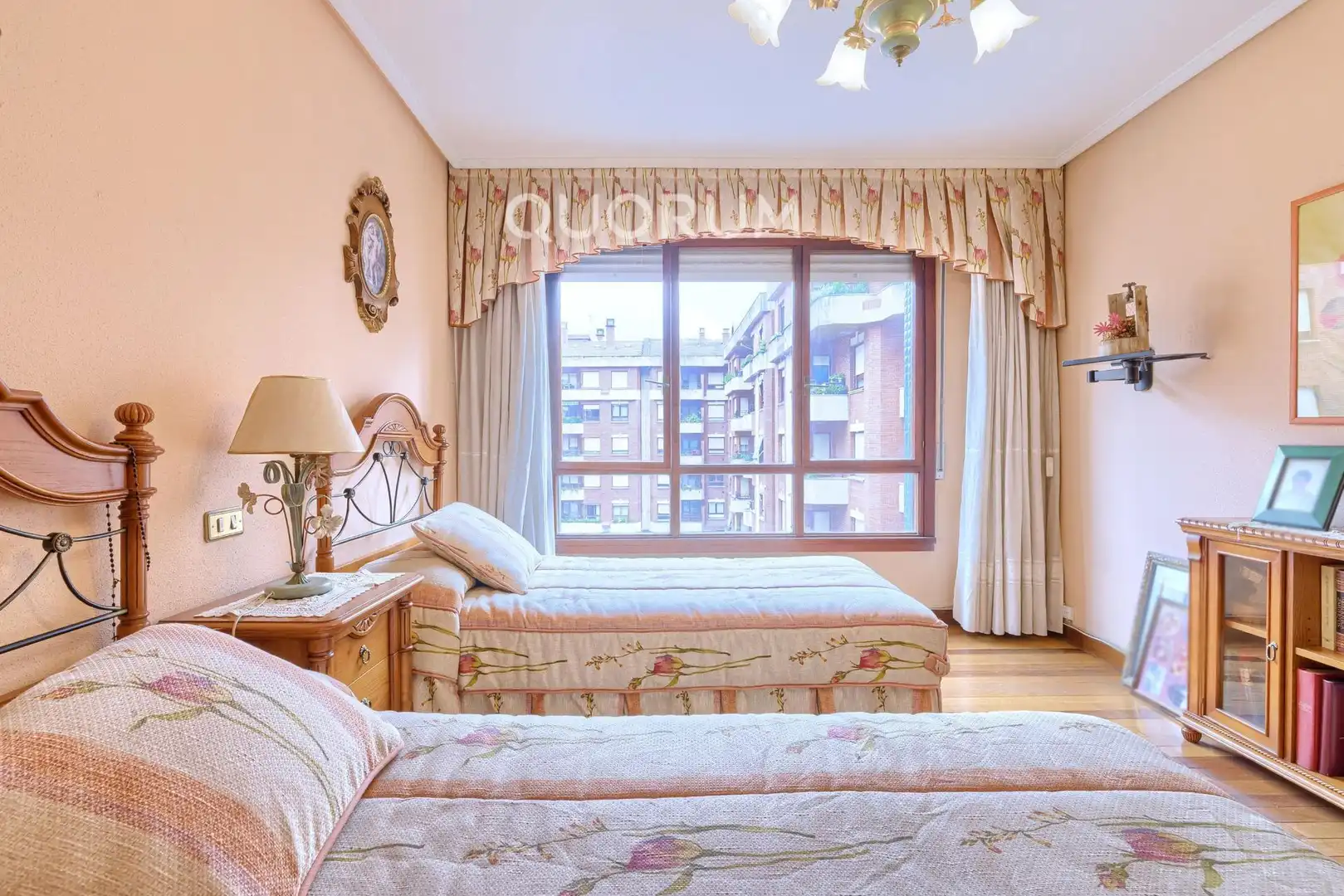 Habitación de Piso en venta en Basauri  con Calefacción, Terraza y Amueblado
