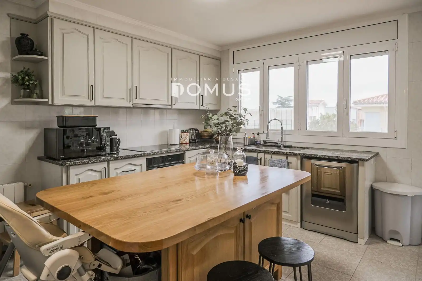 Kitchen of Houses for sale in Besalú  with Air Conditioner, Private garden and Terrace