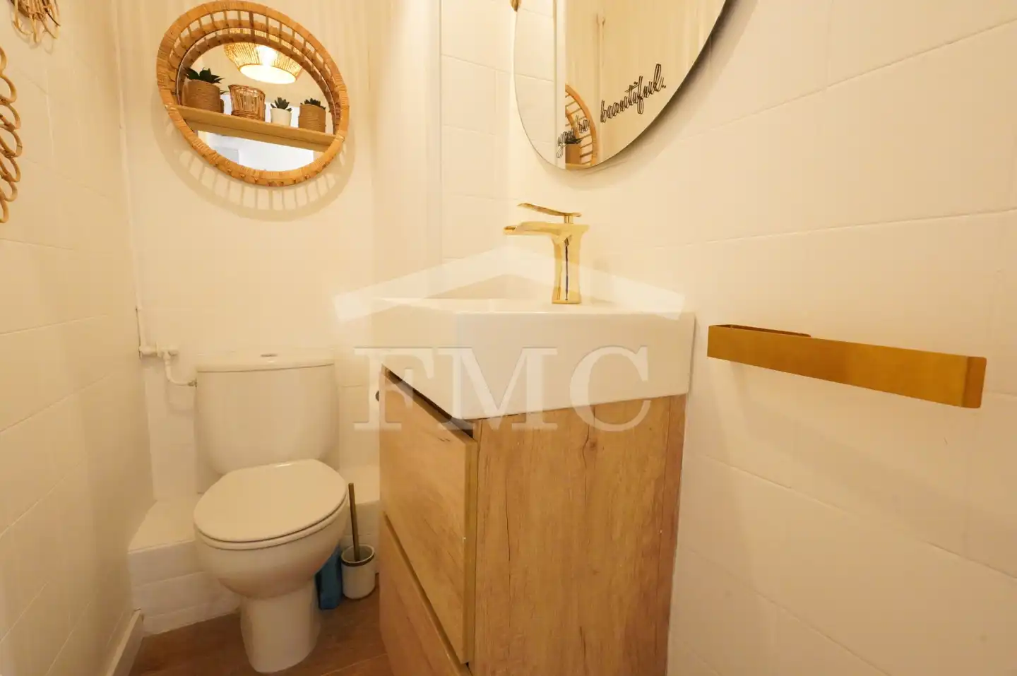 Bathroom of Flat for rent in Alp  with Heating, Parquet flooring and Storage room