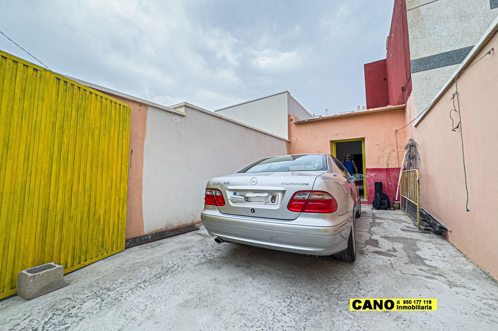 Aparcament de Casa o xalet en venda en  Almería Capital