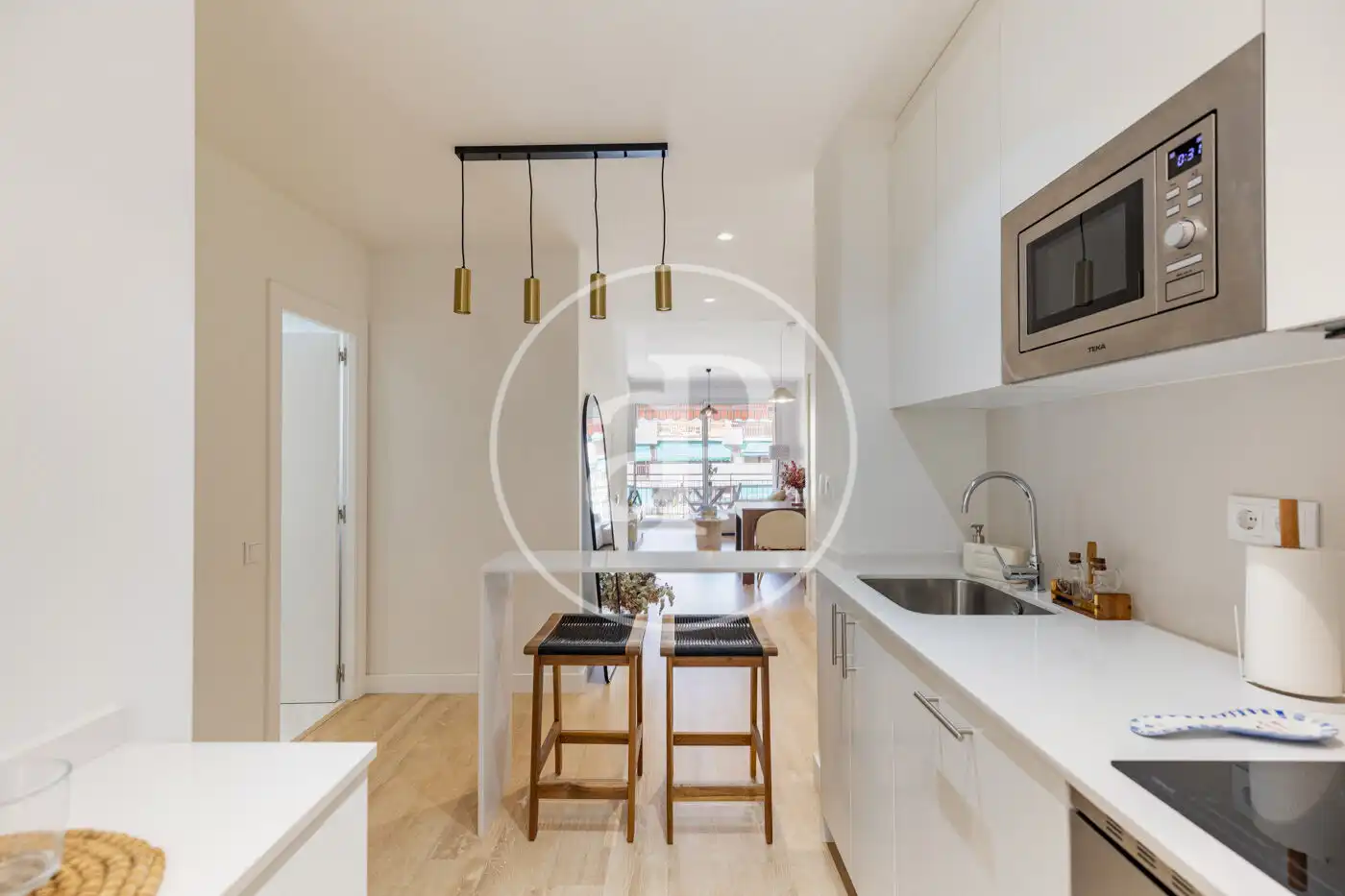 Cuina de Pis en venda en Barcelona amb Aire condicionat i Terrassa