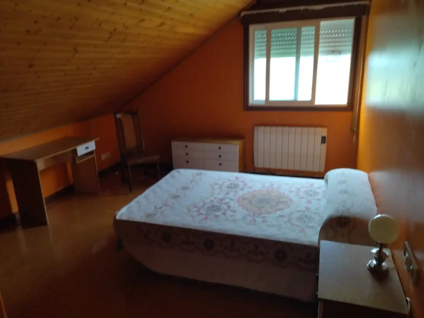 Dormitori de Casa o xalet en venda en Ponteareas amb Calefacció, Jardí privat i Parquet