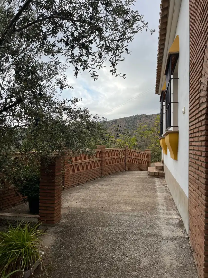 Garten von Country house zur Miete in Riogordo mit Privatgarten, Schwimmbad und Möbliert