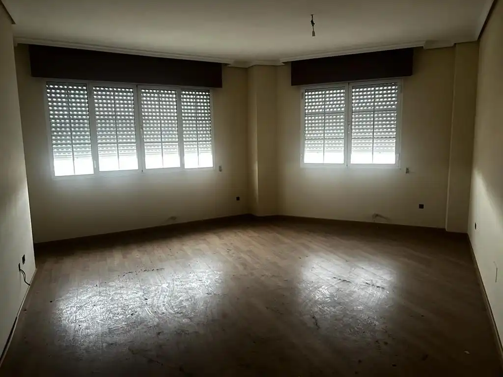 Habitación de Edificio en venta en Ponferrada