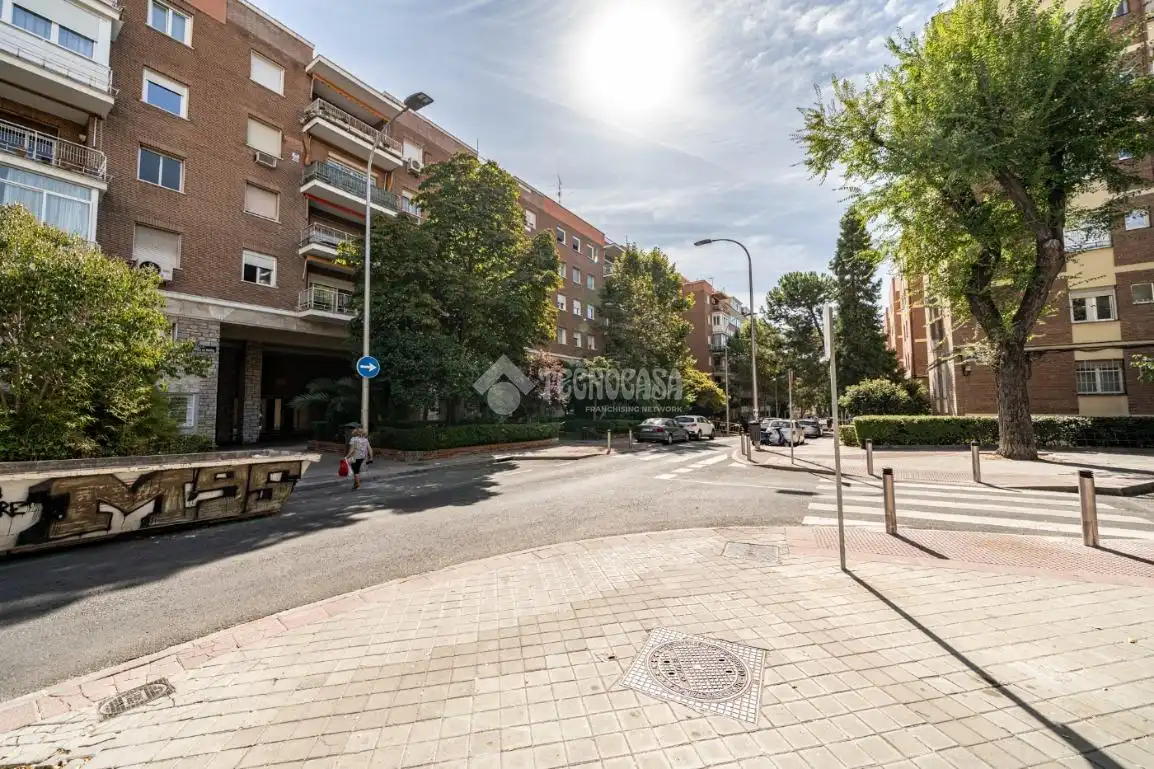 Exterior view of Flat for sale in Madrid  with Heating