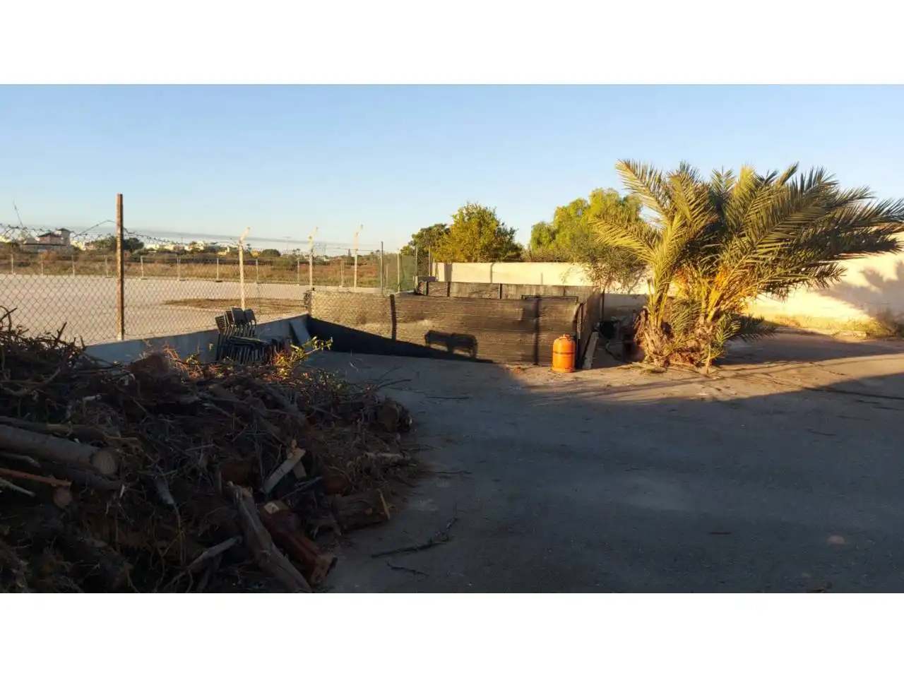 Vista exterior de Casa o xalet en venda en Elche / Elx amb Calefacció, Jardí privat i Piscina