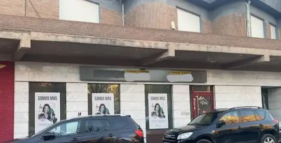 Local comercial en venda a Reyes Católicos - Paseo San Antonio