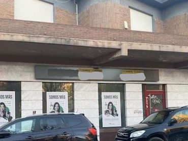 Local commercial à vendre à Reyes Católicos - Paseo San Antonio