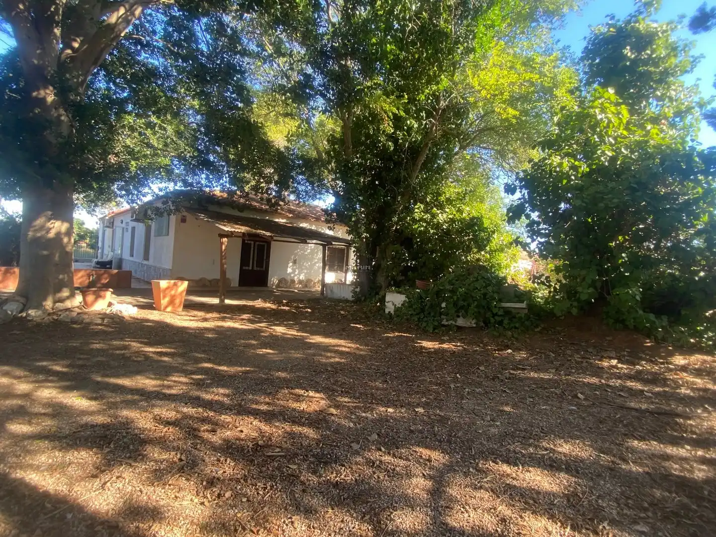 Landhaus mit Garten zum Verkauf in RM-F40