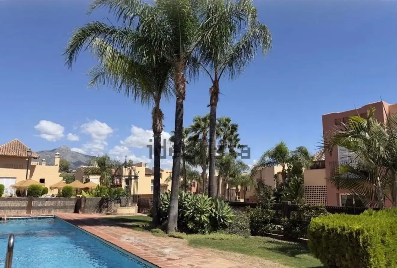 Vista exterior de Casa adosada de lloguer en Marbella amb Aire condicionat, Calefacció i Terrassa