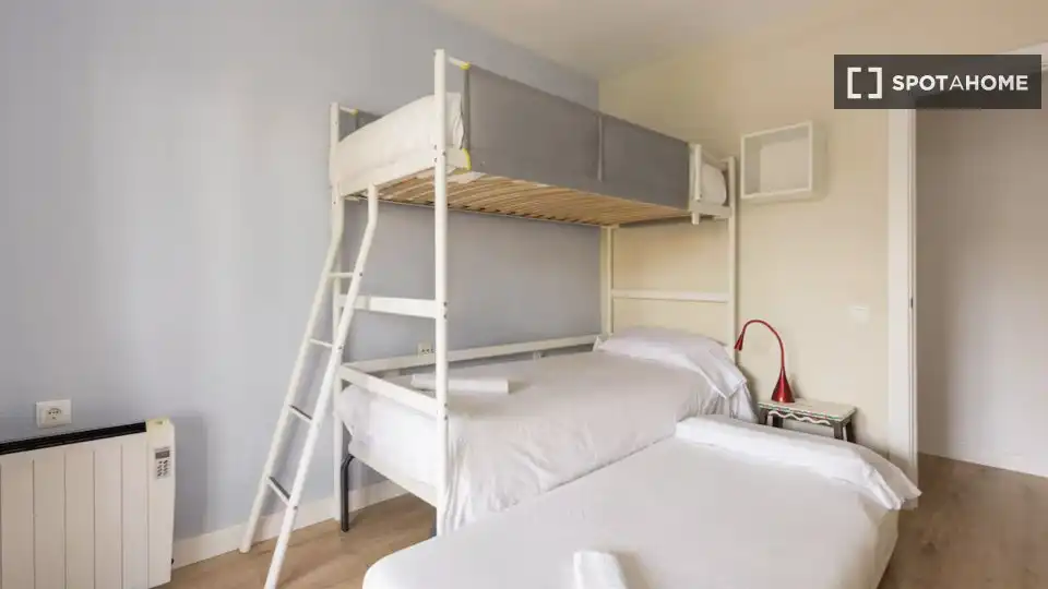 Bedroom of Apartments for share in Málaga  with Air Conditioner, Terrace and Furnished