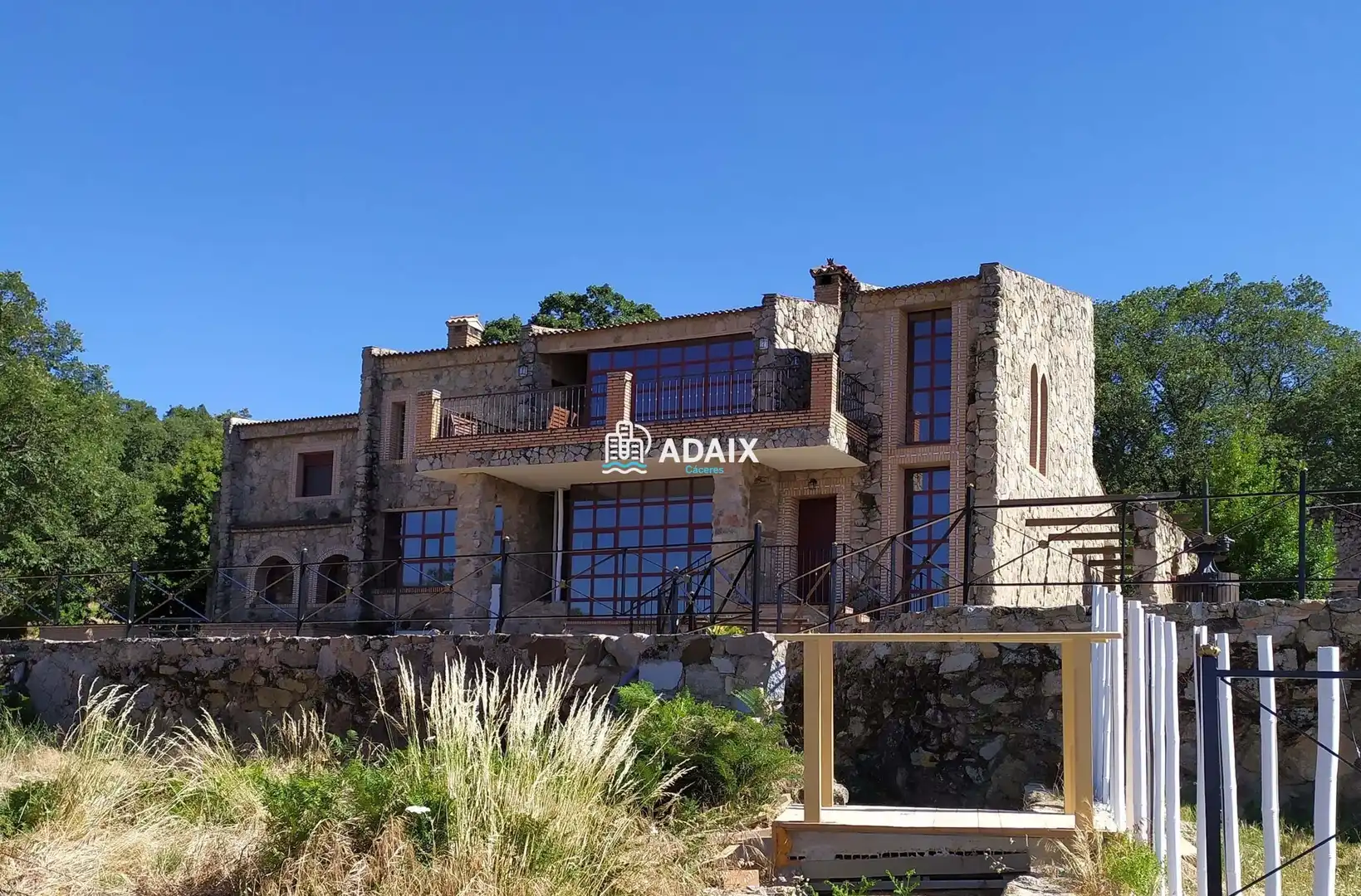 Vista exterior de Casa o chalet en venta en Montánchez con Terraza, Trastero y Piscina