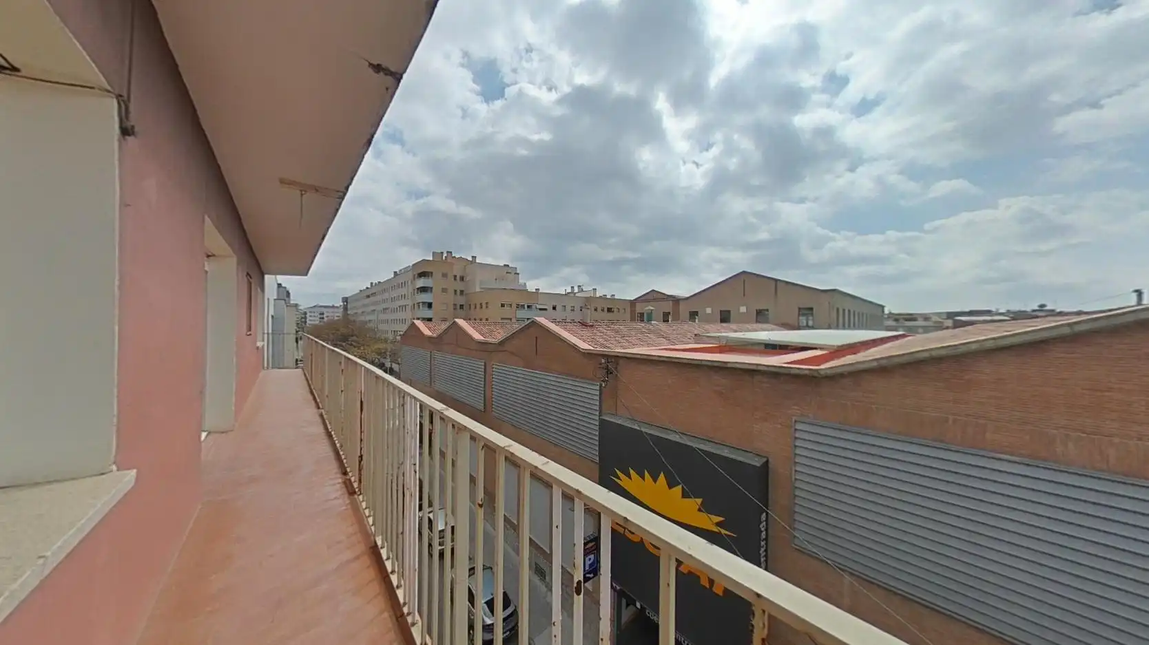 Vista exterior de Piso en venta en Terrassa con Calefacción